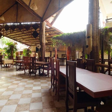 Oyo 621 De Loro Inn Puerto Princesa Bagian luar foto
