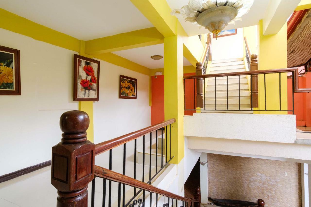 Oyo 621 De Loro Inn Puerto Princesa Bagian luar foto
